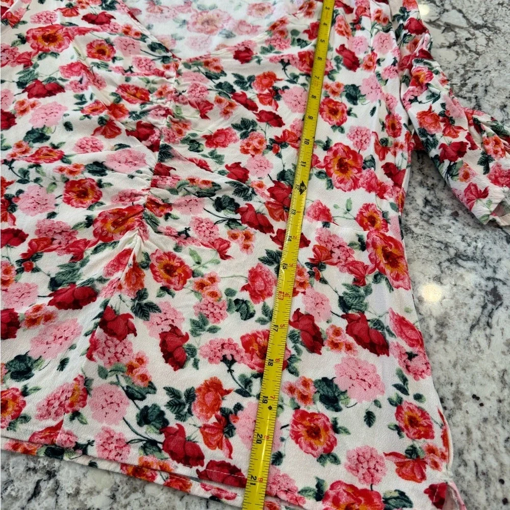 Old Navy Pink Floral Ruched V-Neck Blouse Medium Romantic Top